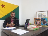 Rodrigo Forneck solicita ampliação de serviços onlines de acolhimento às mulheres durante a quarentena