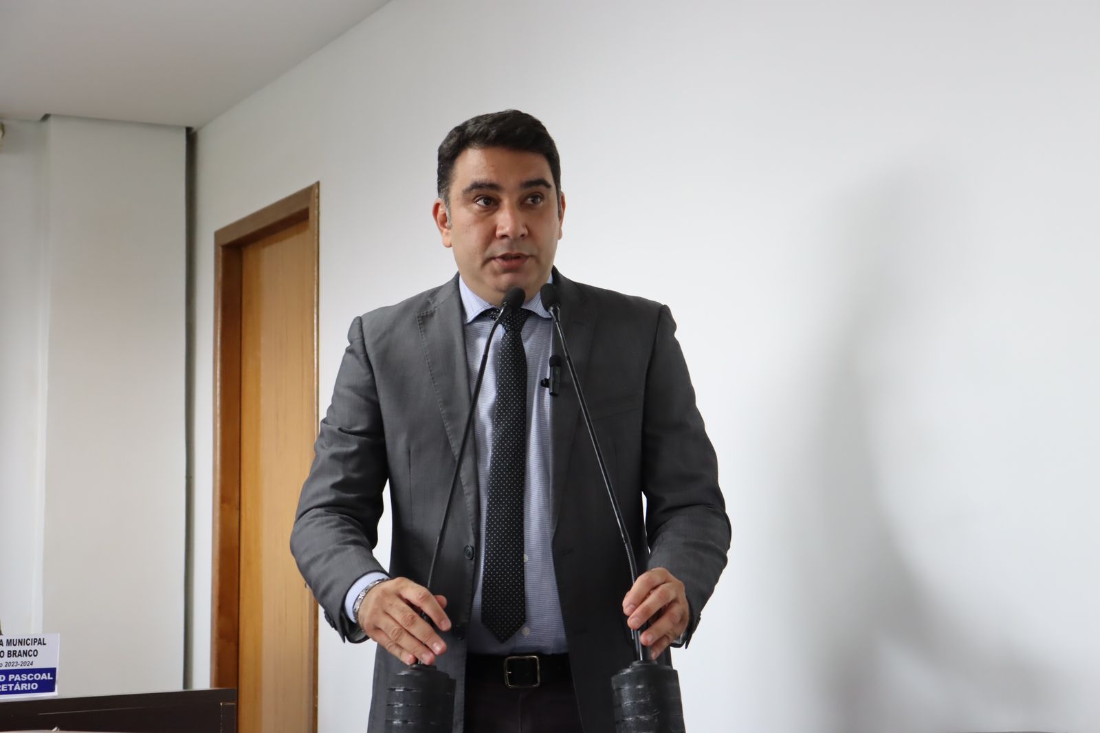 Samir Bestene cobra revitalização de ruas na Capital: “algumas intrafegáveis”, disse