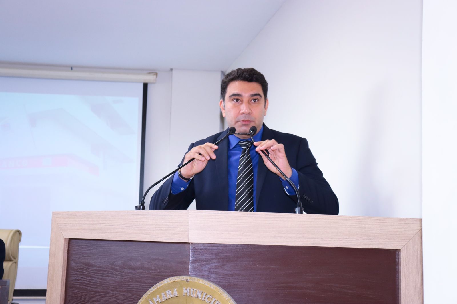 Preocupado com o transporte público, Samir Bestene diz :"É necessário uma licitação para contratação de  novas empresas"