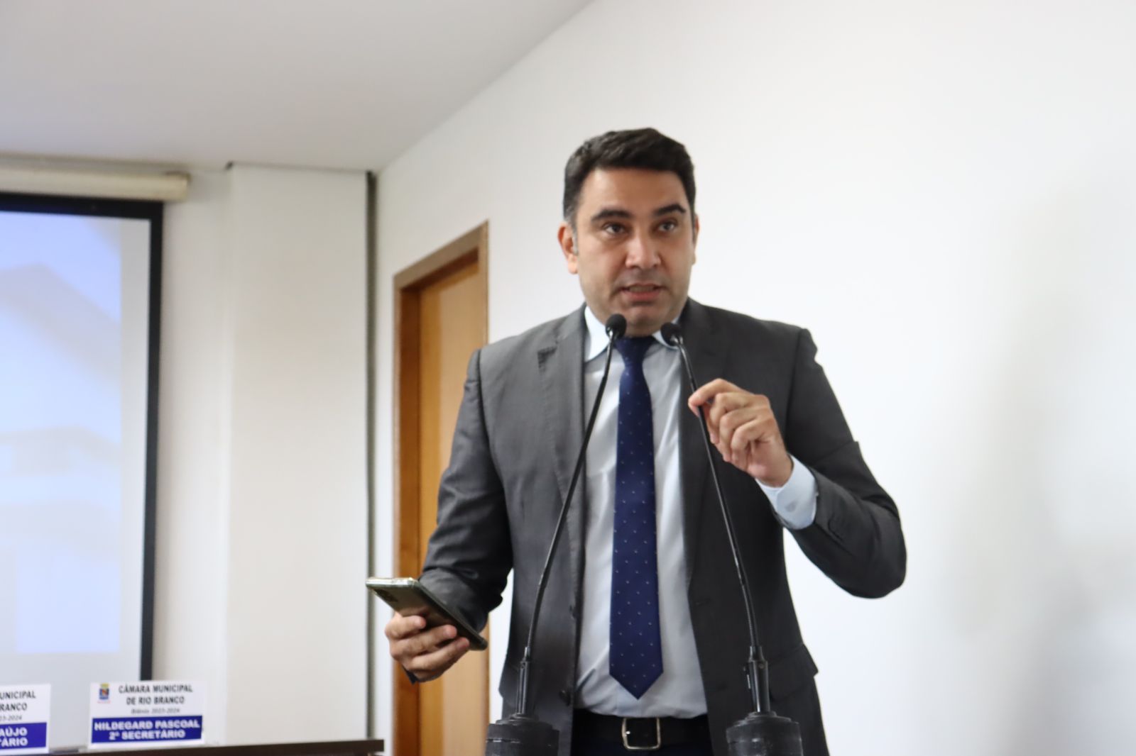 Samir Bestene destaca prorrogação do concurso da Educação e fala sobre avanços na área