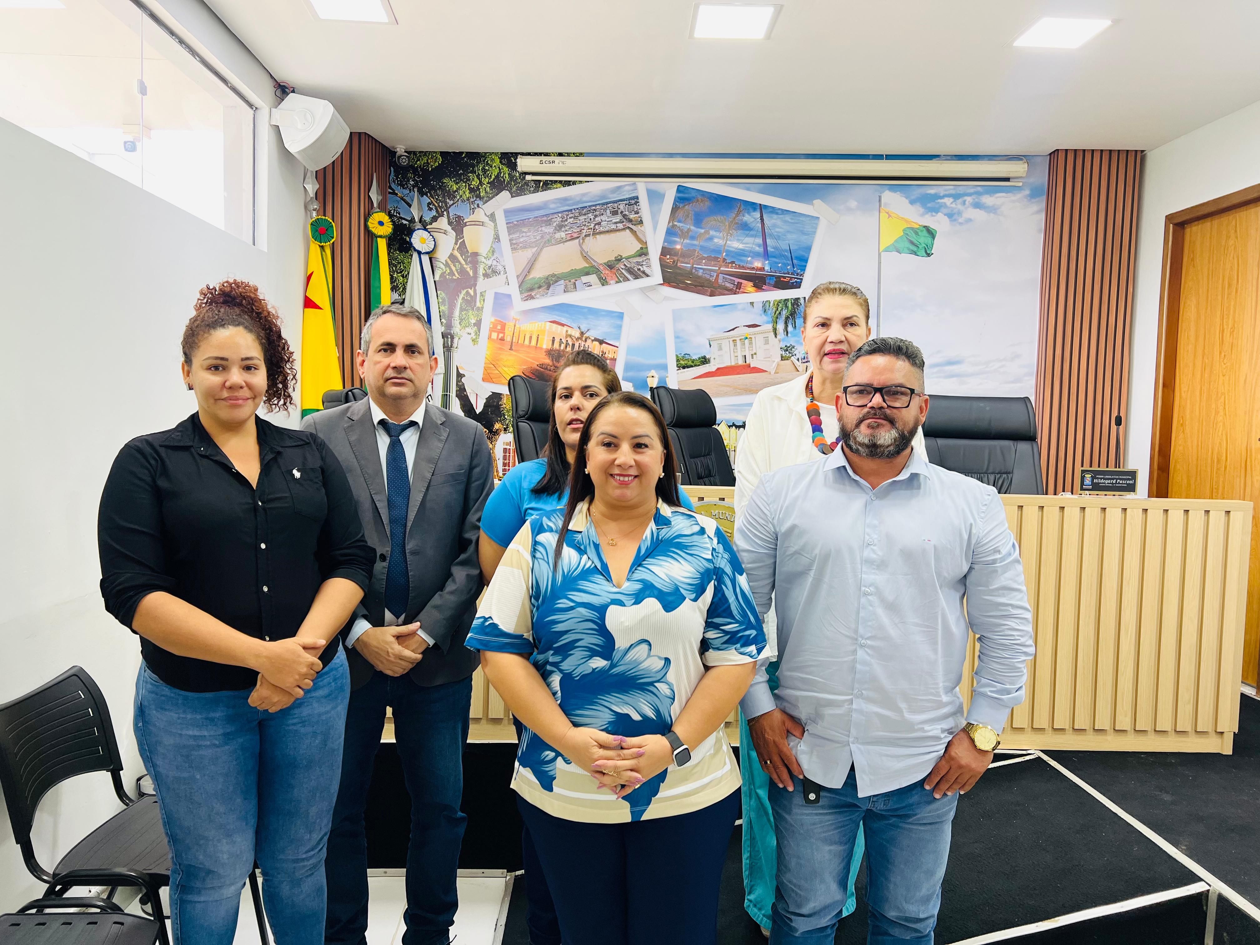 Tribuna Popular: Câmara debate falta de mediadores e cuidadores nas escolas