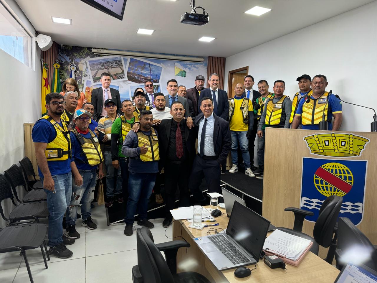 Tribuna Popular: mototaxistas cobram mudanças na lei que rege a categoria