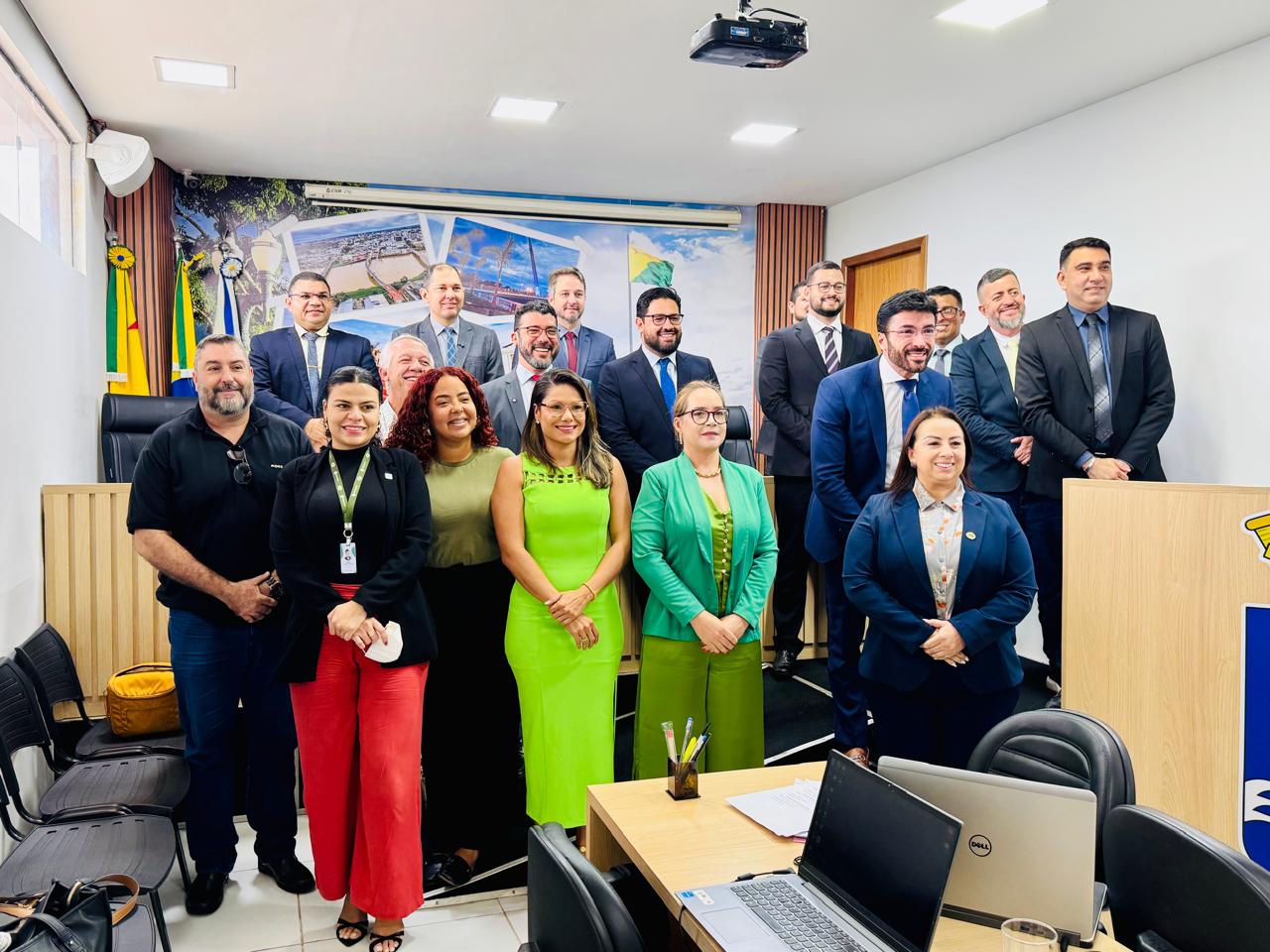 Tribuna Popular: diretor da Federacre debate sobre associativismo e desenvolvimento econômico