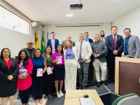 TRIBUNA POPULAR: vereadora Lene Petecão debate políticas públicas as pessoas com Lúpus e Fibromialgia 