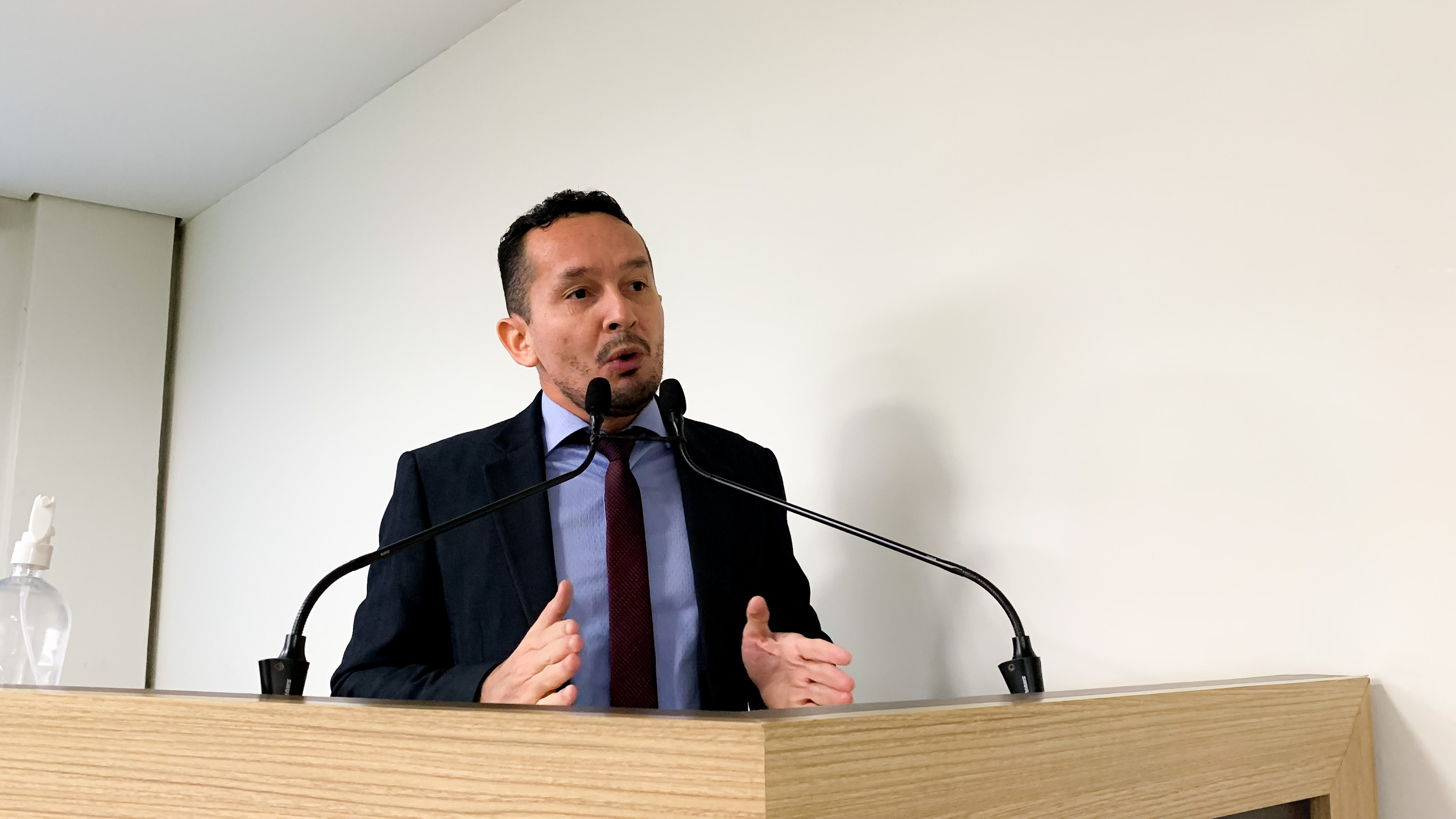  Vereador Adailton Cruz cobra do Estado regularização de convênio com Clínica Renal de Rio Branco