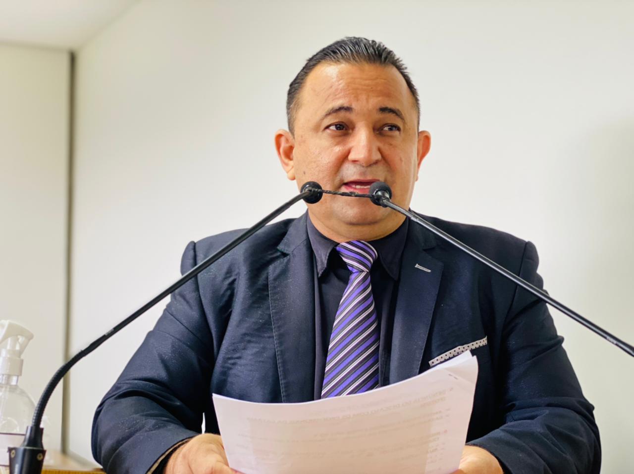 Vereador Arnaldo Barros apresenta PL que dispõe sobre a divulgação online das escalas dos plantões médicos nas UBS's da capital