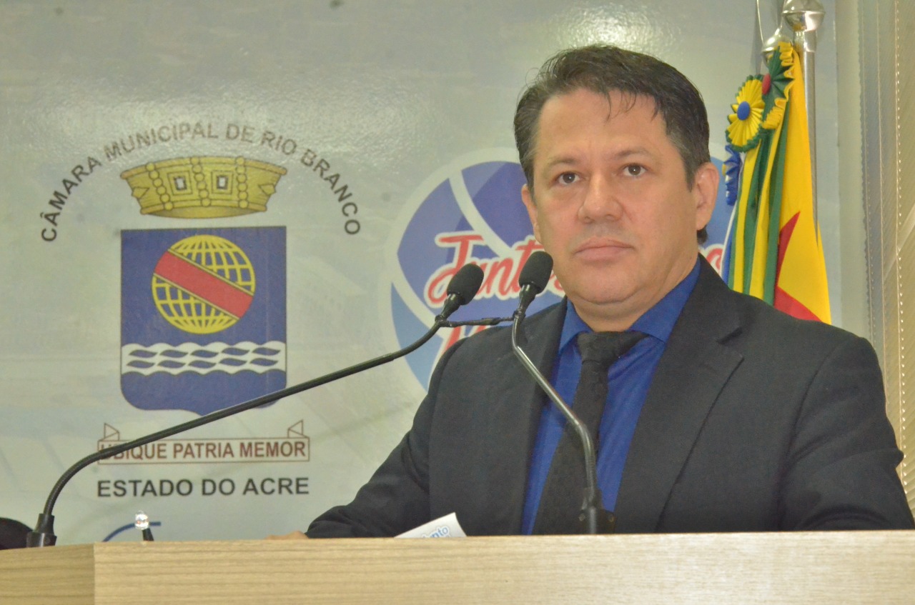 Vereador Artêmio Costa relata a possibilidade de criação de um batedor de açaí no Ceasa