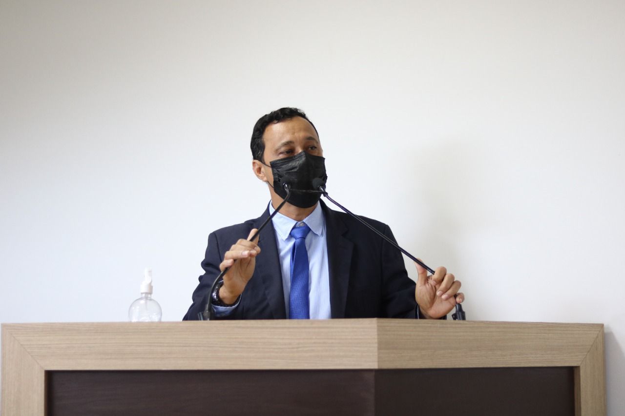 Vereador Célio Gadelha apresenta indicação de melhorias para passarela na  Rua Ivete Vargas