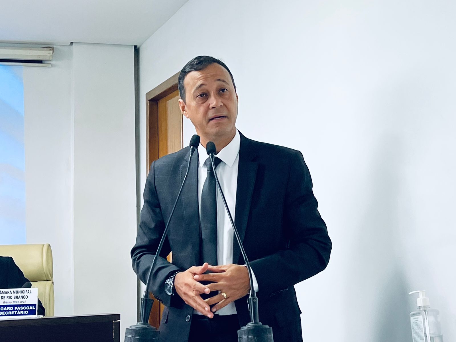 Vereador Célio Gadelha cobra sinalização para ruas da Capital 