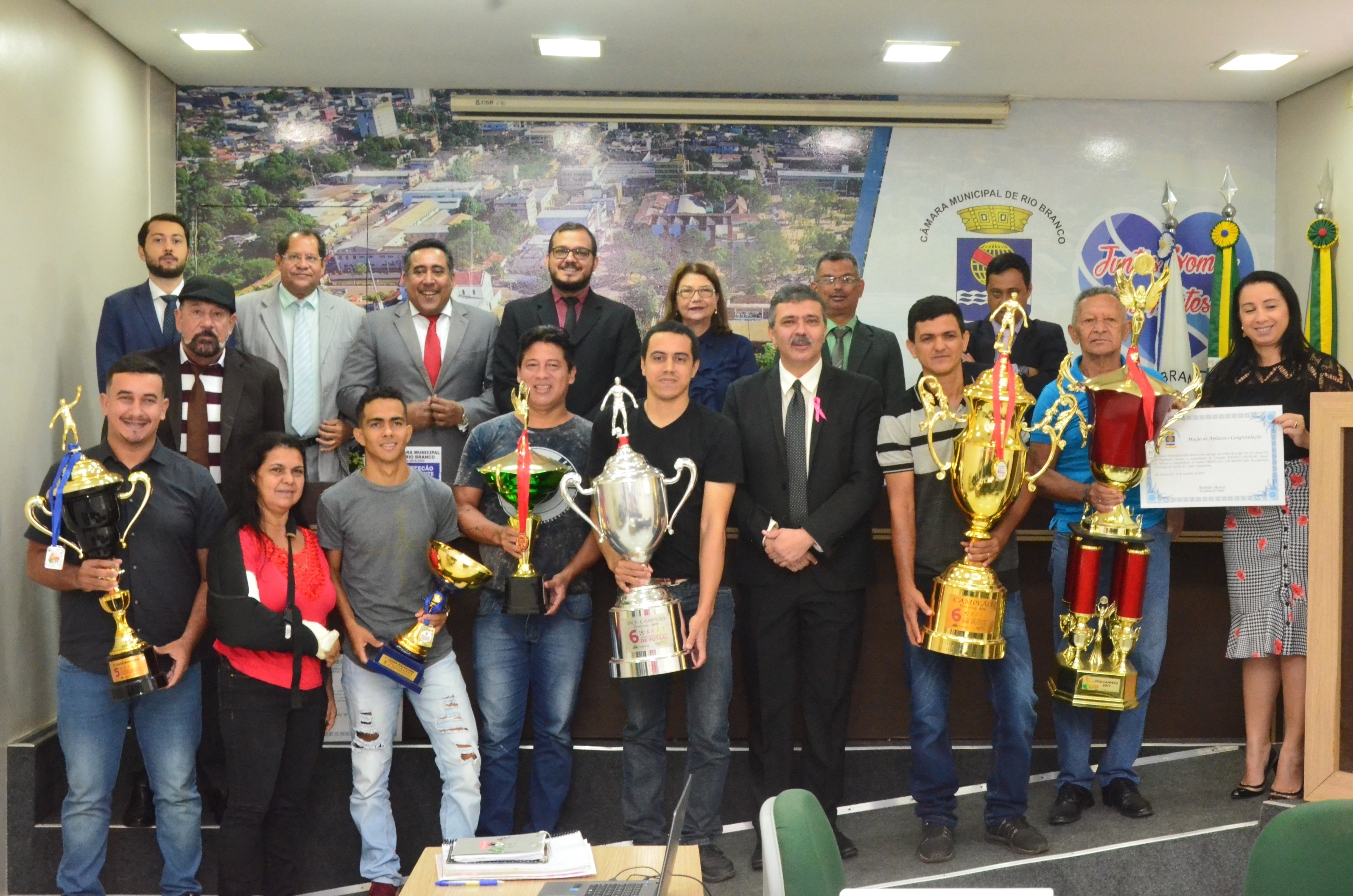 Vereador Dankar homenageia Equipe de Futsal do Conjunto Universitário
