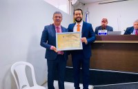  Vereador Emerson Jarude entrega Título Cidadão Rio-branquense ao ex-vereador Mamed Dankar