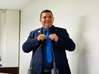 Vereador Fábio Araújo lamenta veto ao PL que adéqua camada asfáltica 
