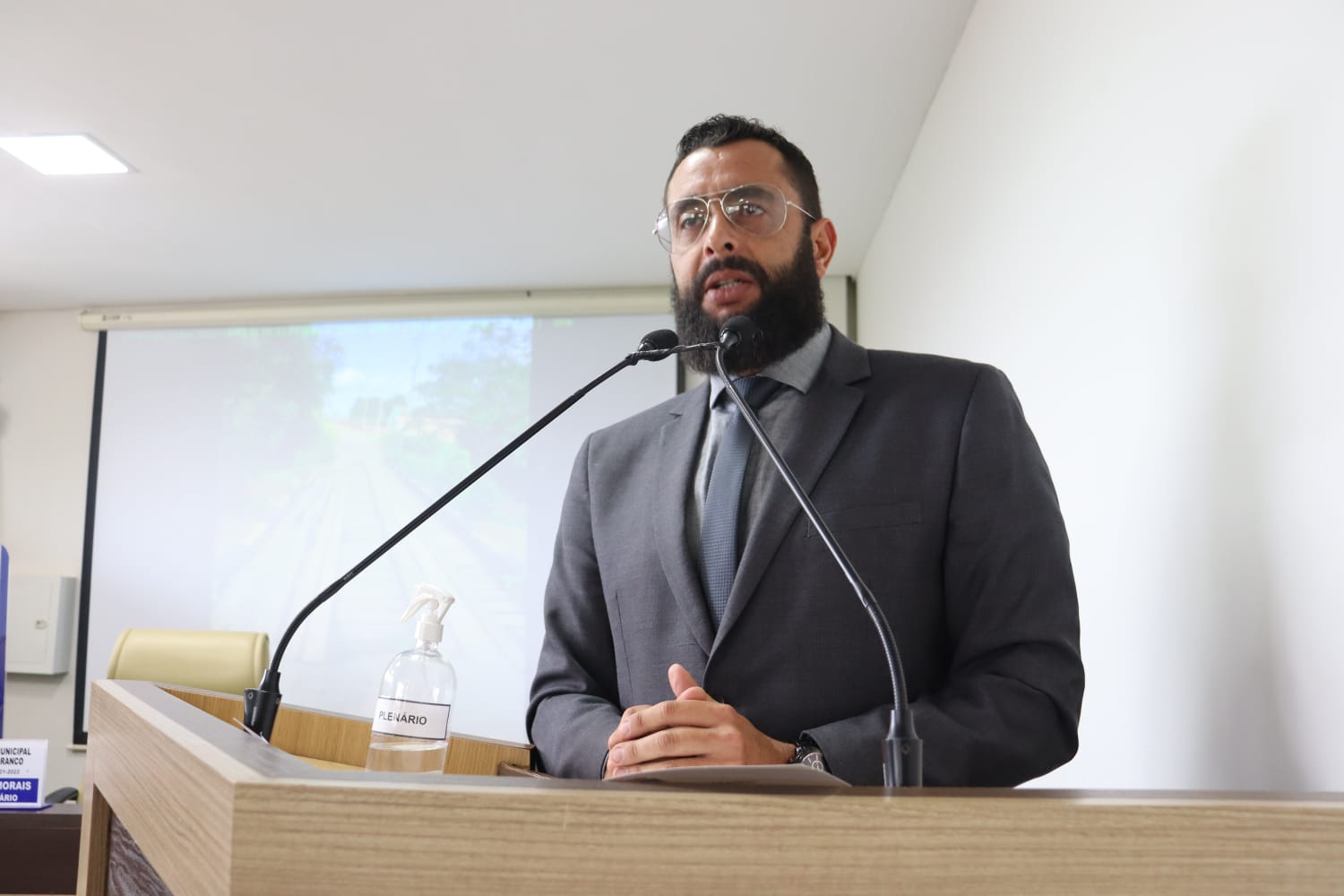  Vereador Hildegard Pascoal apresenta indicação de melhorias para a ponte do ramal da Castanheira