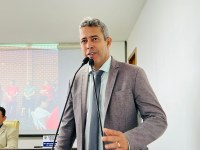 Vereador Ismael Machado cobra limpeza no Bairro Israel Lira 