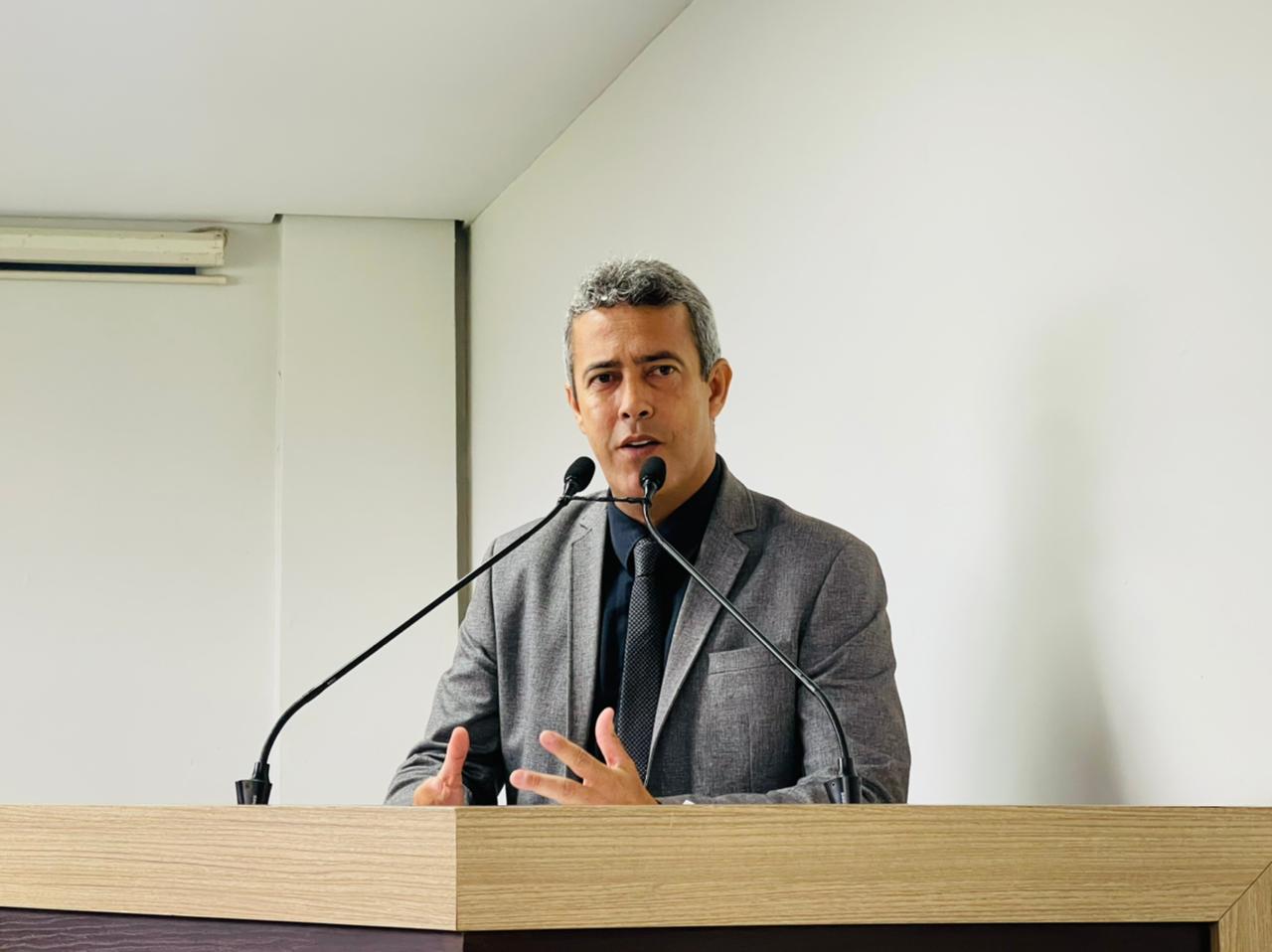 Ismael Machado sugere modernização de dados dos cemitérios da Capital e apresenta indicação para criação do Projeto Cemitério Legal   