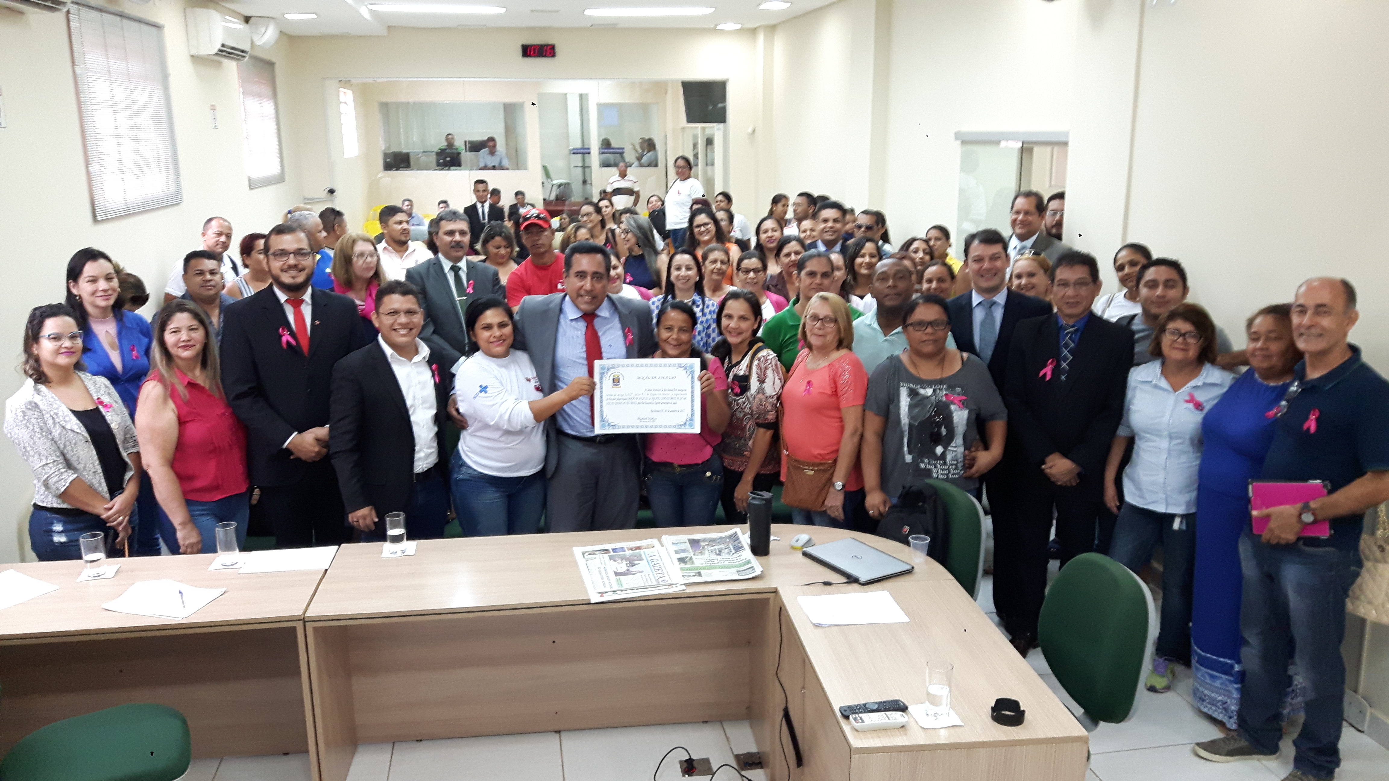 Vereador Jakson Ramos entrega Moção de Aplauso aos Agentes Comunitários de Saúde de Rio Branco
