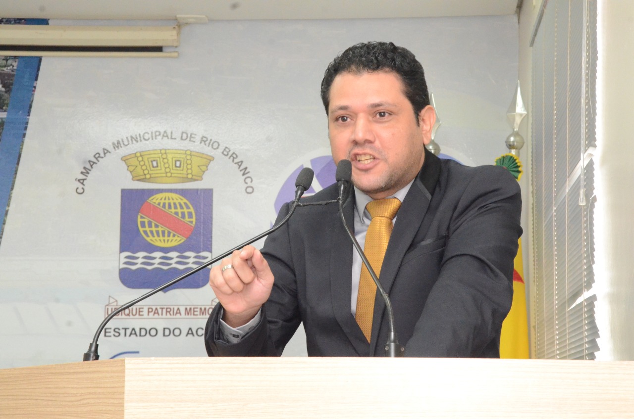 Vereador João Marcos Luz apresenta novos documentos para Comissão Especial de Inquérito investigar Emurb