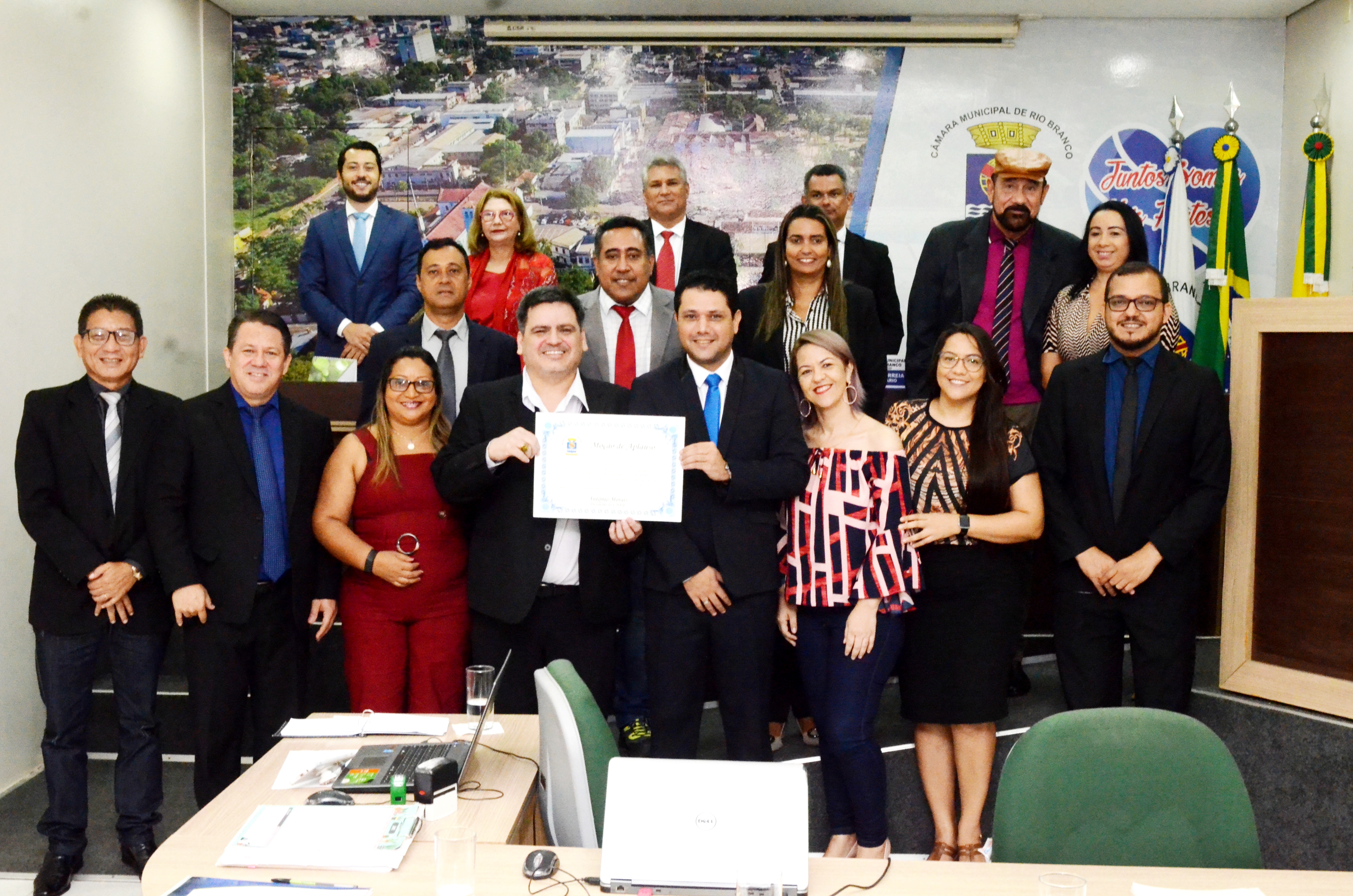 Vereador João Marcos Luz homenageia doutor Marcelus Negreiros com Moção de Aplausos