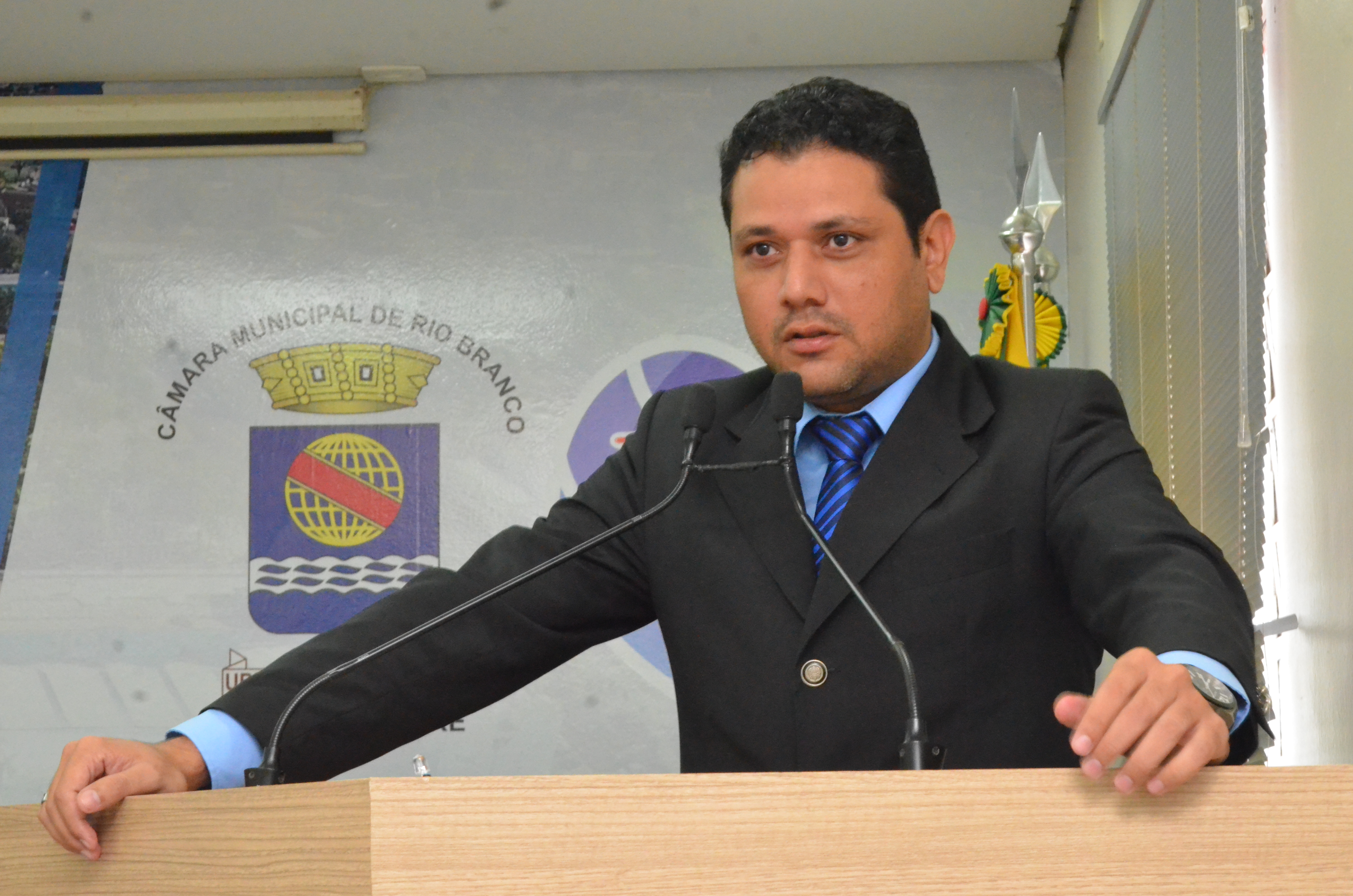 Vereador Luz diz que Câmara Municipal deve abrir as portas da Casa para Jackson Marinheiro denunciar