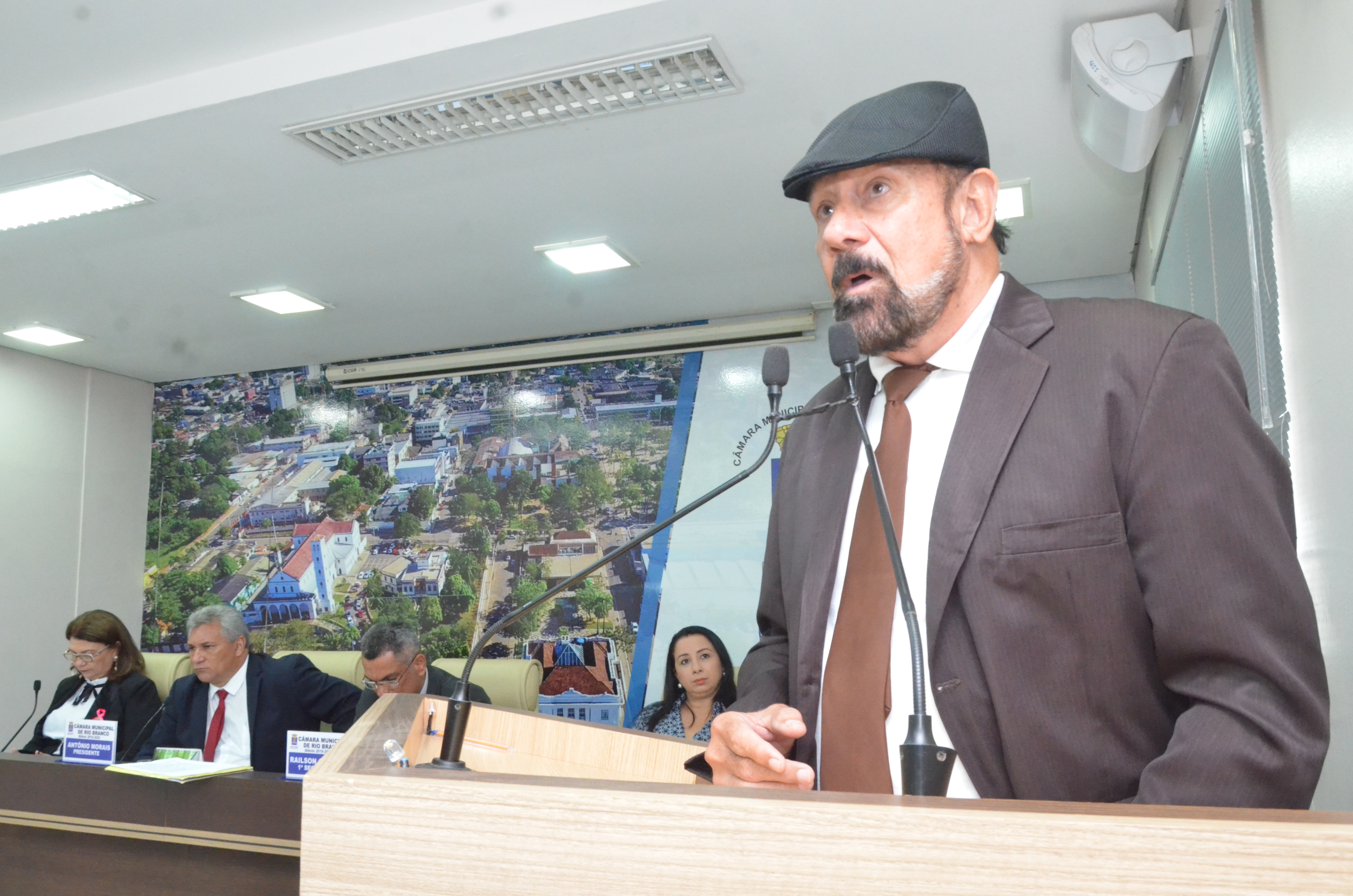 Vereador N. Lima propõe que Dia do Professor seja feriado
