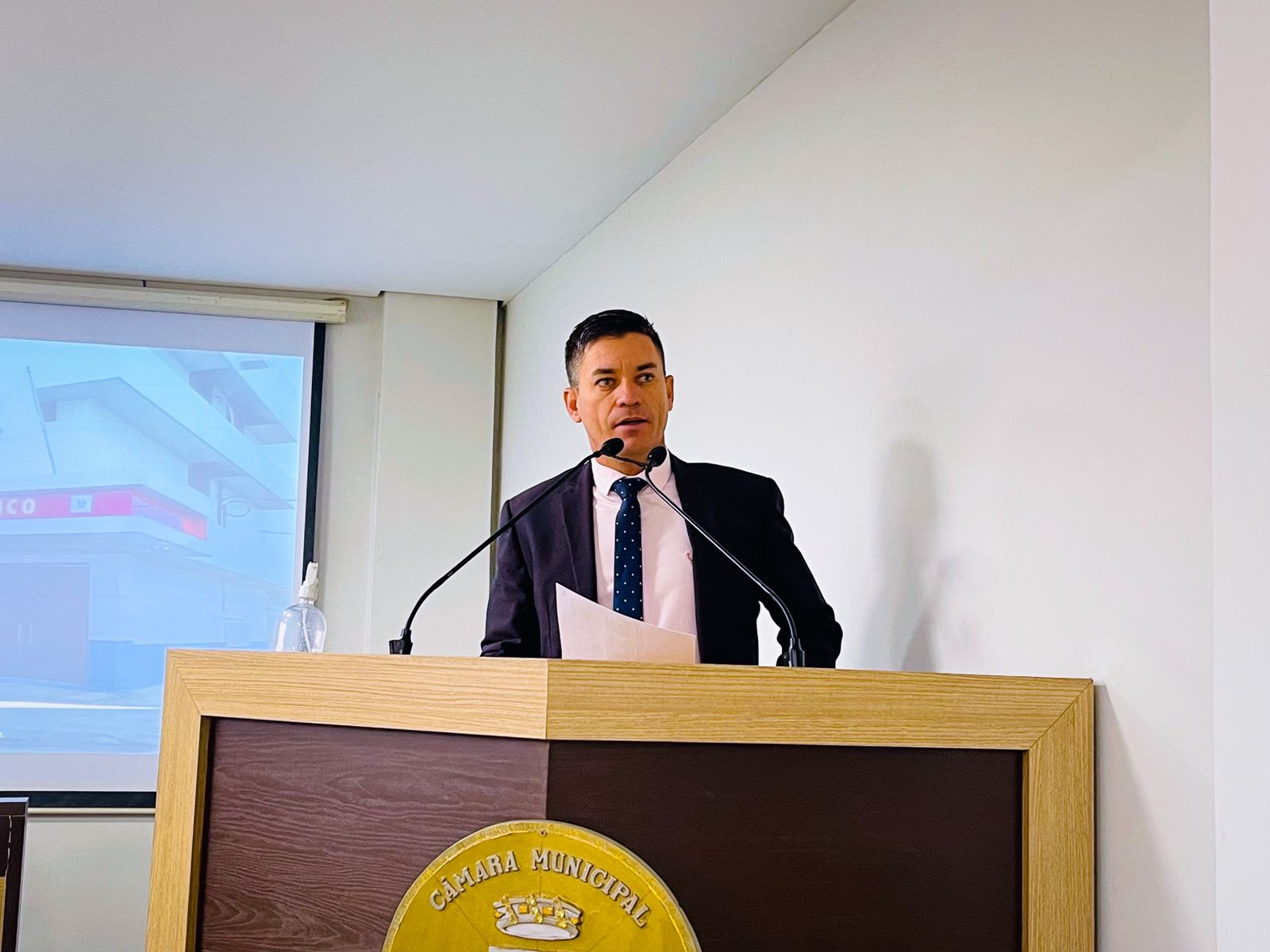 Vereador Raimundo Neném destaca entrega de nova frota de caminhões coletores para a capital