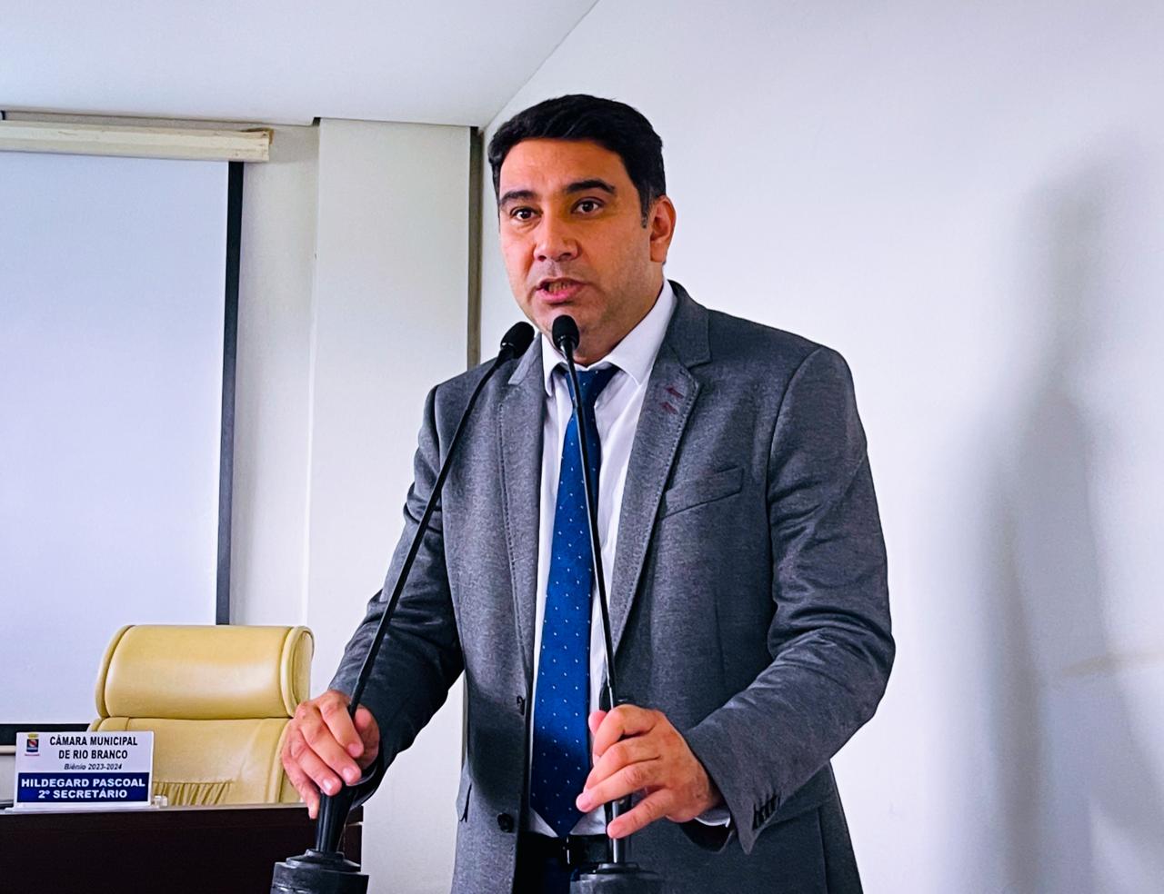 Vereador Samir Bestene pede faixa elevada e quebra molas na Capital