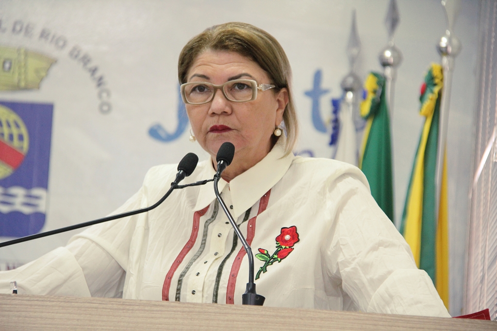 Vereadora Lene Petecão comenta a renúncia do presidente boliviano Evo Morales