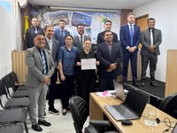 Vereadores homenageiam Dra. Mônica Lopes por contribuição à modernização de instrumentos legislativos