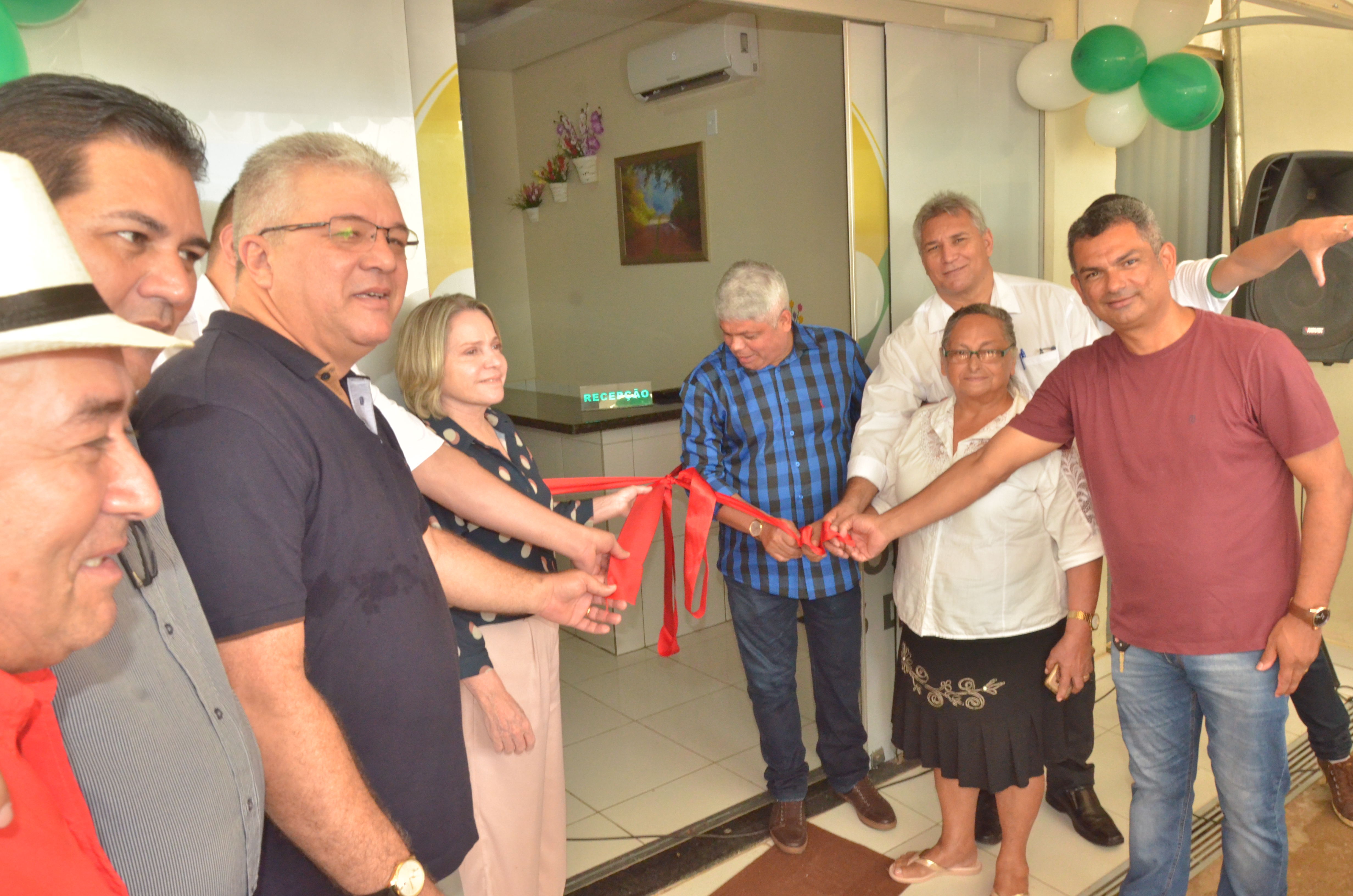 Vereadores participam de lançamento de Policlínica