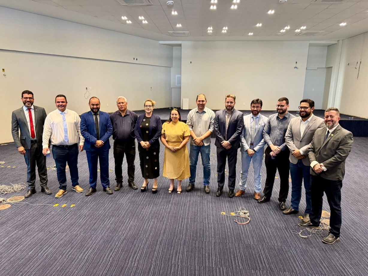 Vereadores visitam obra da nova sede da Câmara Municipal de Rio Branco