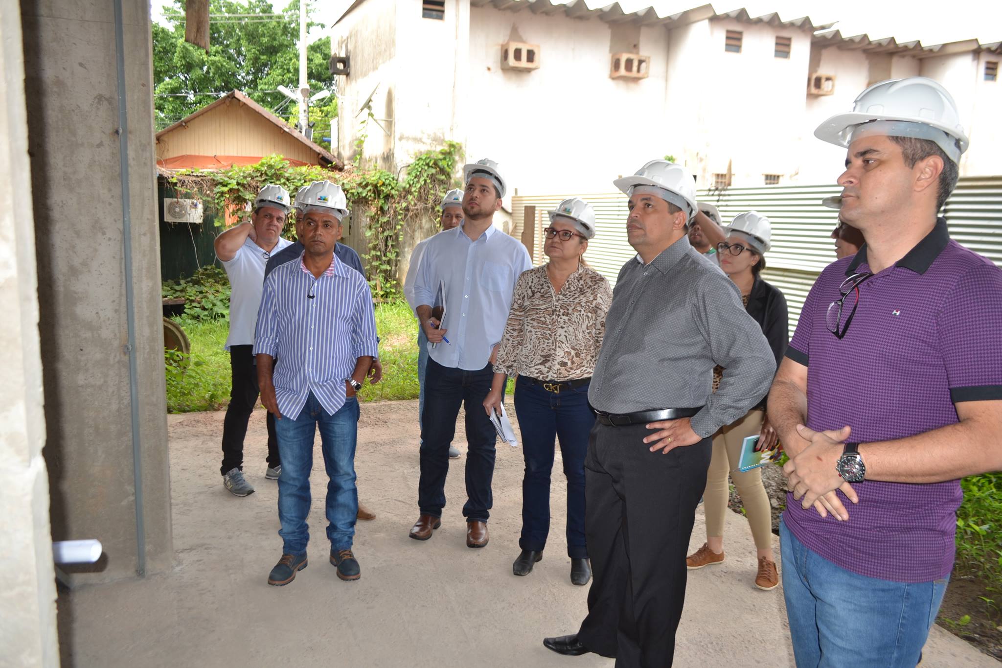 Vereadores visitam obras do Shopping Popular
