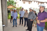 Vereadores visitam obras do Shopping Popular