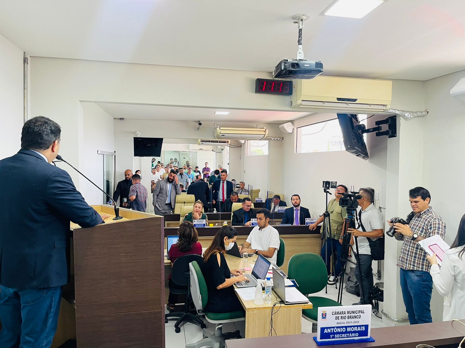  Vereadores votam nova composição da Mesa Diretora e Raimundo Neném é eleito presidente para o biênio 2023-2024
