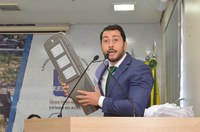 Jarude defende energia solar como solução para iluminação pública de Rio Branco 