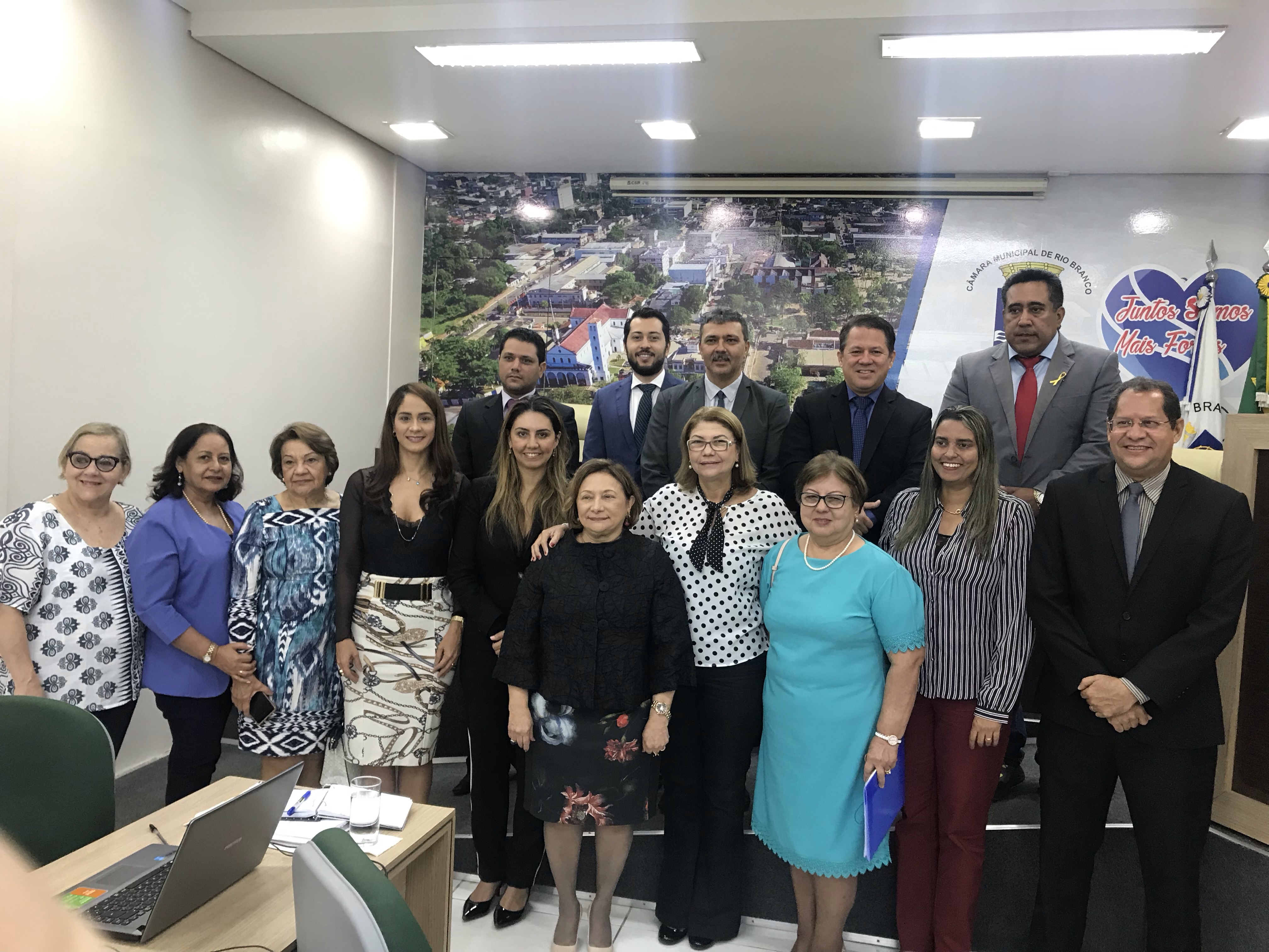 Lene Petecão destaca participação do parlamento no resgate de vidas 