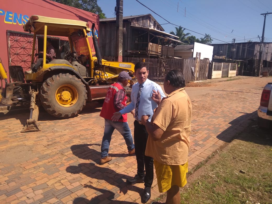 Raimundo Neném acompanha trabalho no segundo distrito