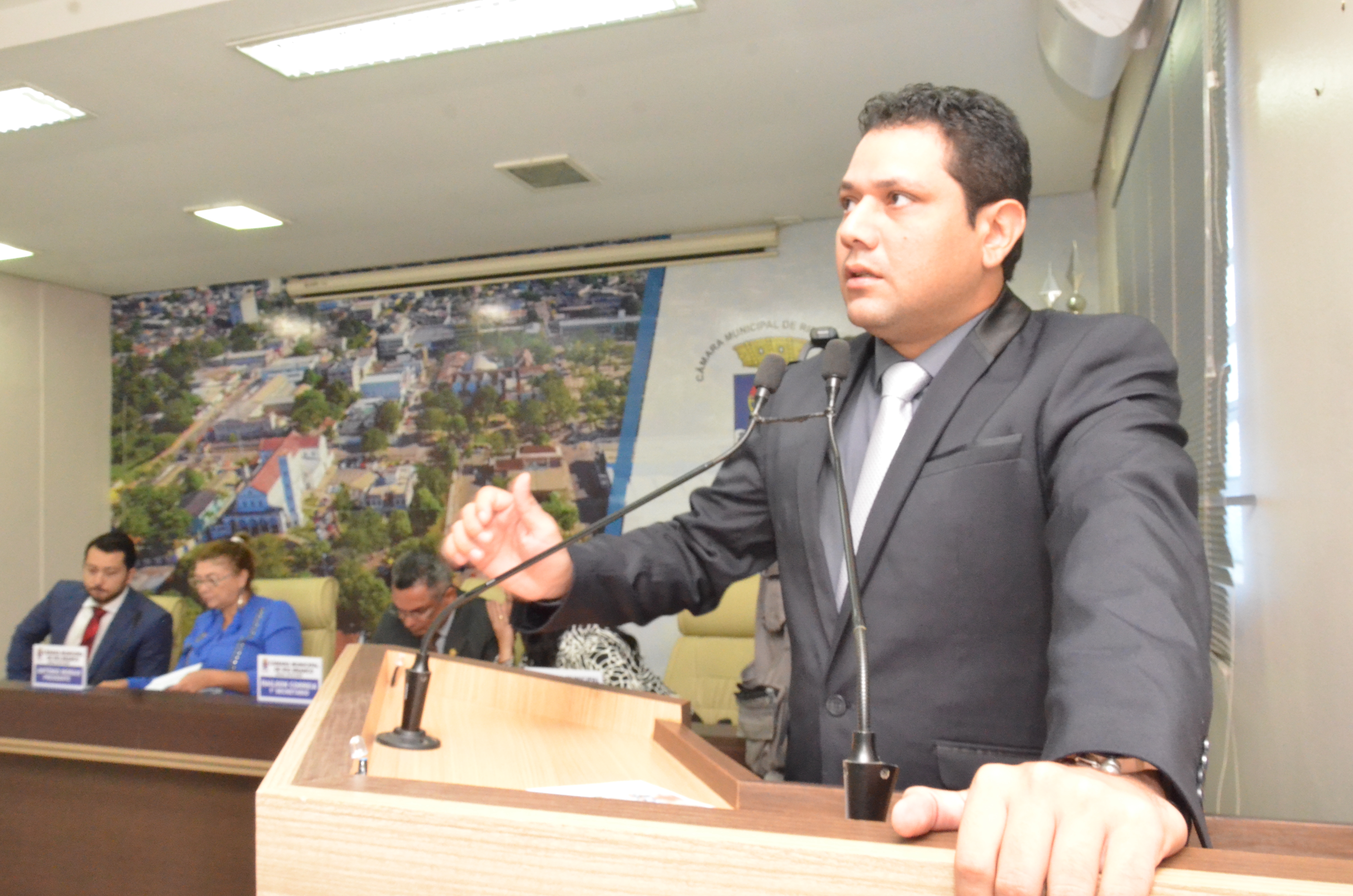 Vereador Luz questiona EMURB e Prefeitura sobre sumiço de HD's: 'O que tinha de importante?'